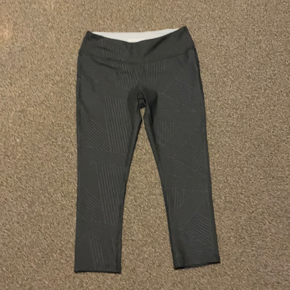 Cropped Grey Patterned Leggings - image 1